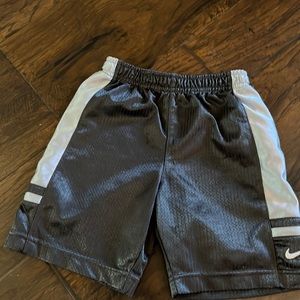 Size 4T boys Nike shorts